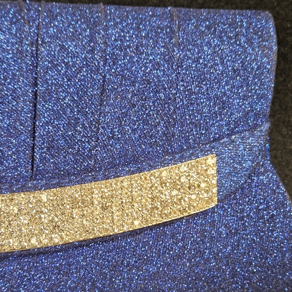 Glittery blue clutch / shoulder bag with silver accent in front & gold hardware - Picture 2 of 6